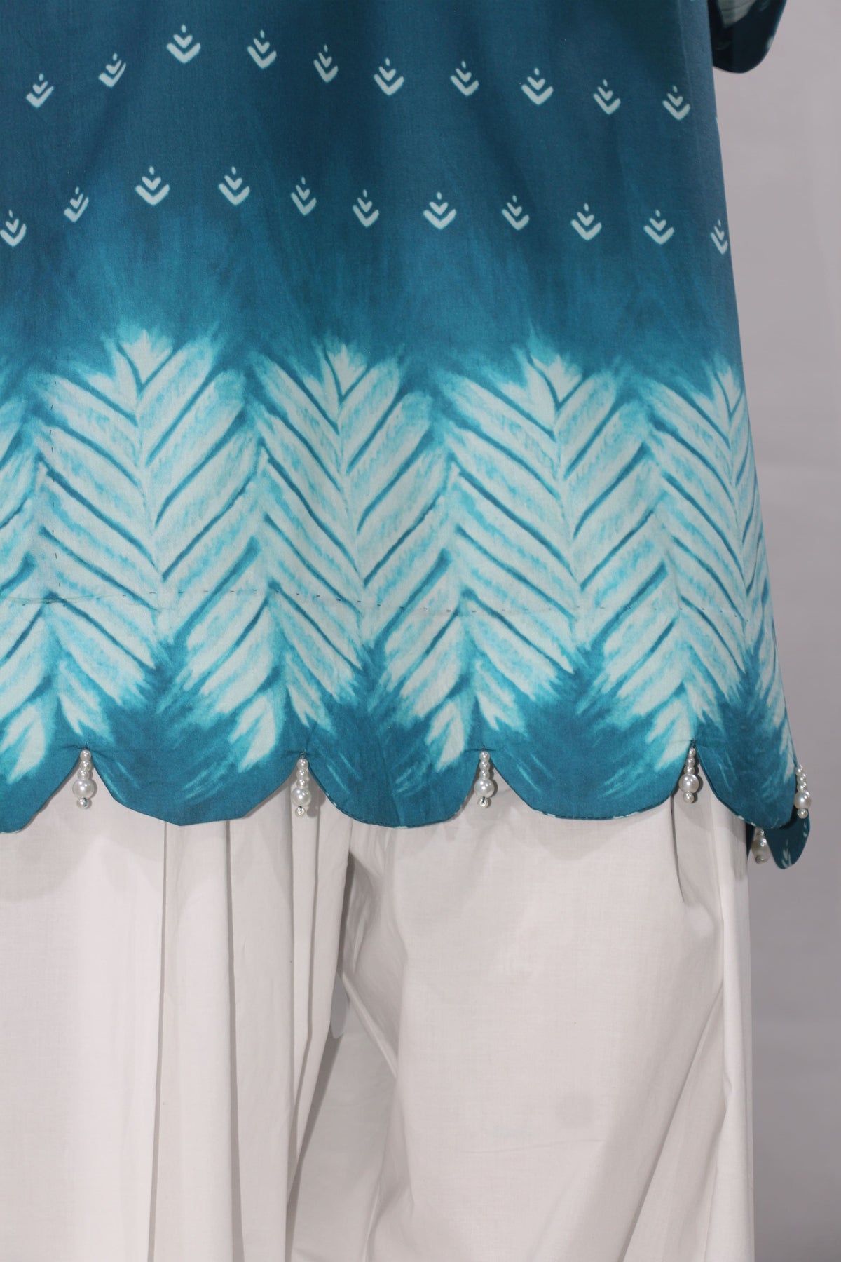 Zeb e Gul – Mauj-e-Firoza | Ombre Shibori-Print Lawn 2-Piece Suit