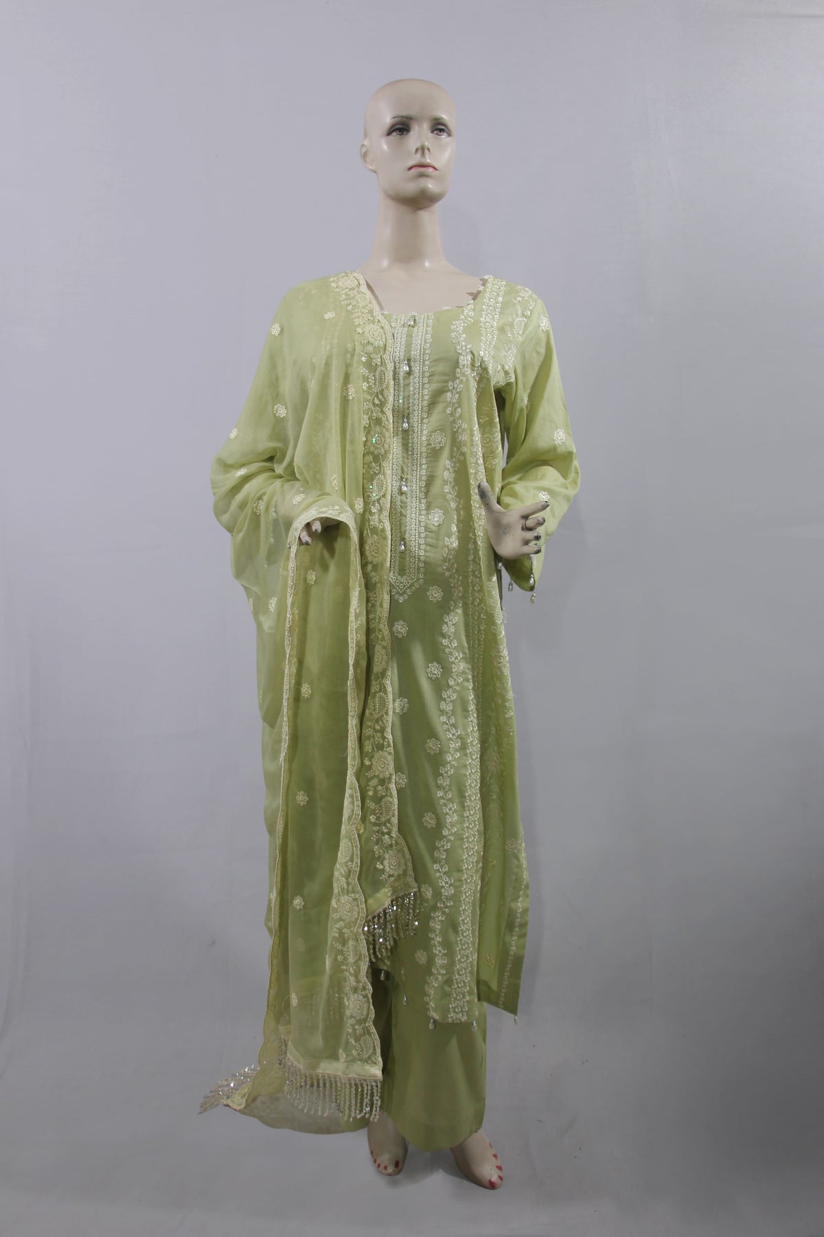 Zeb e Gul – Zeenat-e-Pista | Embroidered Lawn 3-Piece Suit with Dupatta