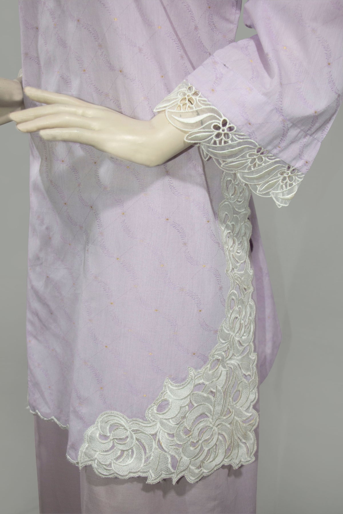Zeb e Gul – Nazuk Yasmin | Heavy Lace Lawn 2-Piece Suit