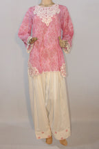 Zeb e Gul – Gulabi Shaam | Lace-Yoke Printed Lawn 2-Piece Suit