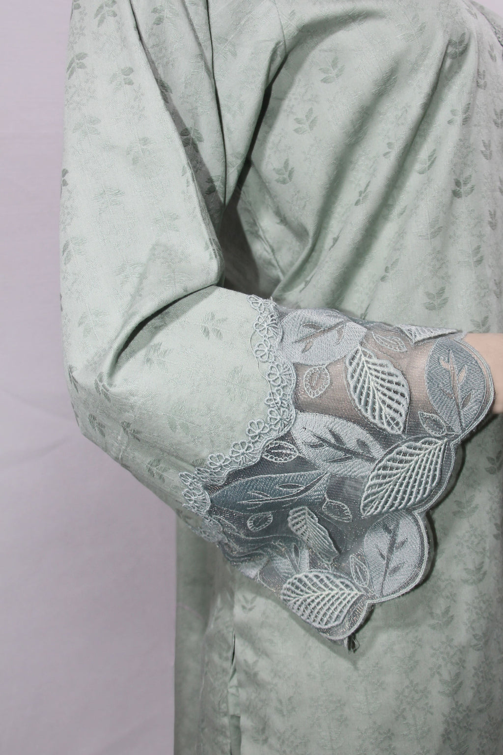 Zeb e Gul – Sabz Sukoon | Self-Textured Lawn 2-Piece Suit