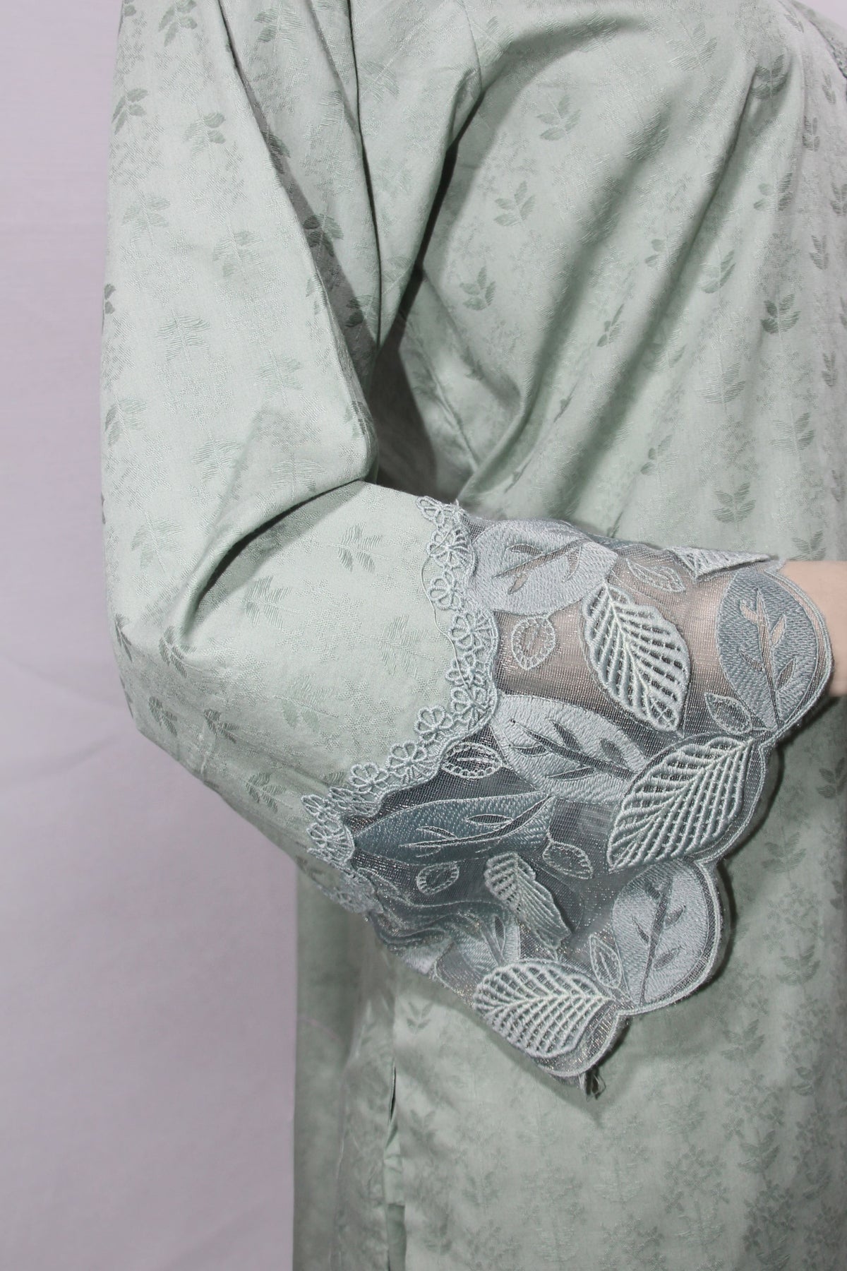 Zeb e Gul – Sabz Sukoon | Self-Textured Lawn 2-Piece Suit