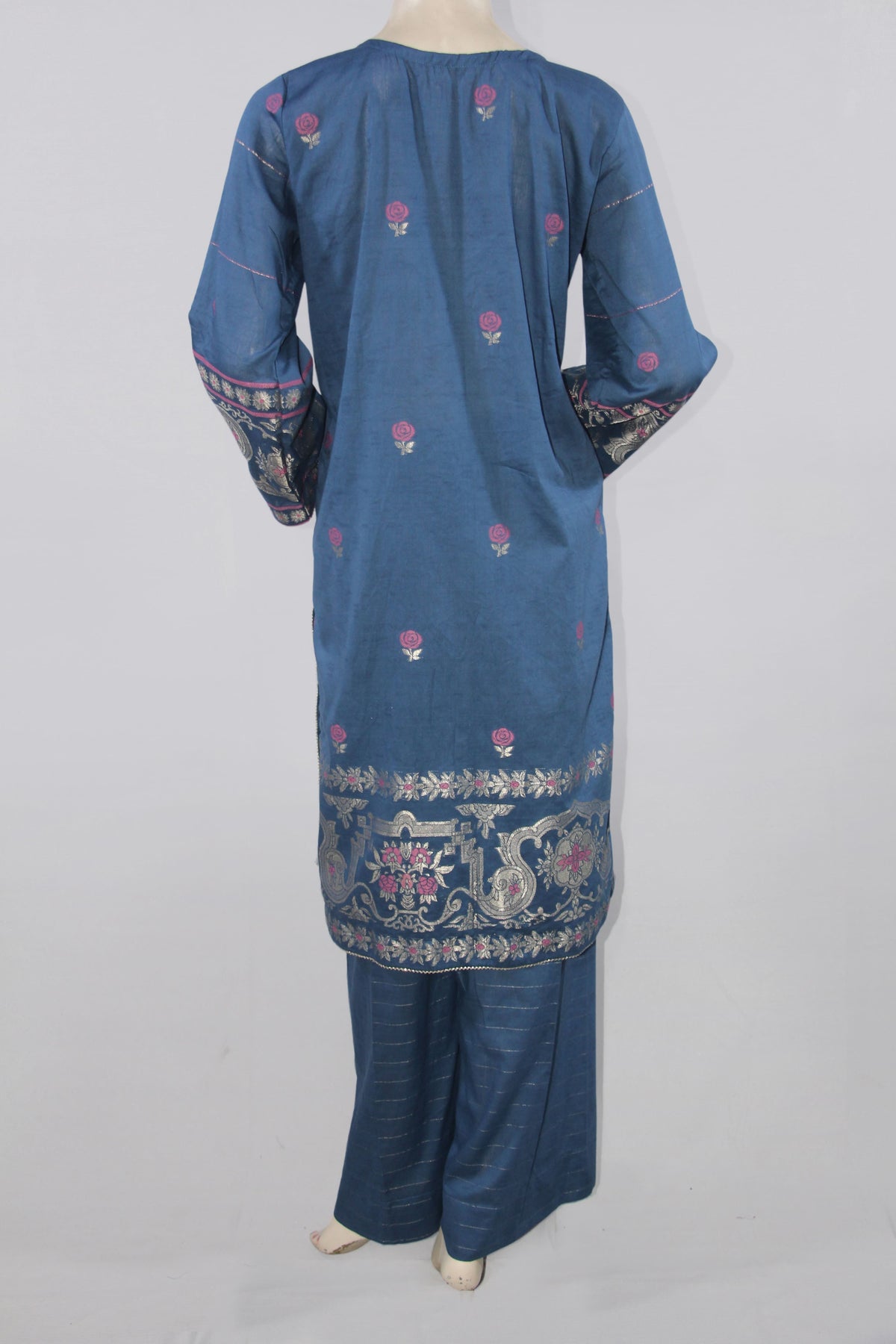 Zeb e Gul – Gul-e-Neelam | Embroidered Lawn 2-Piece Suit