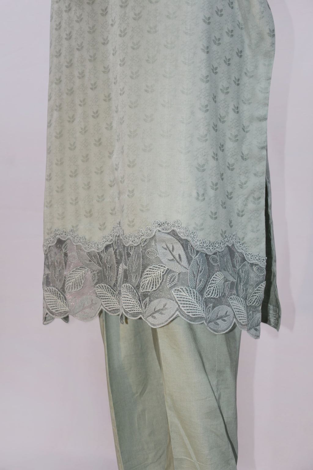 Zeb e Gul – Sabz Sukoon | Self-Textured Lawn 2-Piece Suit