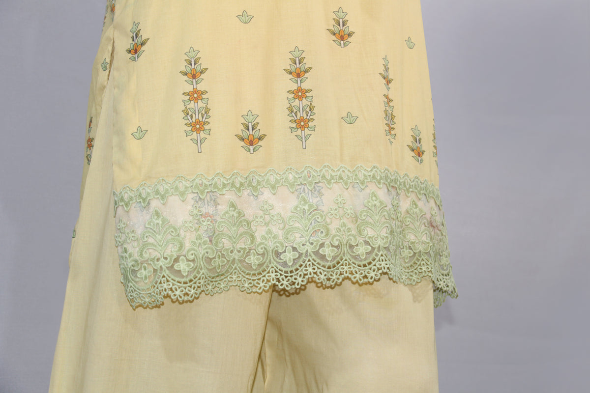 Zeb e Gul – Zard Bahar | Lace-Trim Lawn 2-Piece Suit